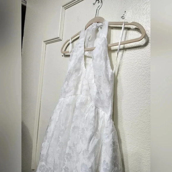 Lulu's Delicate Sweetness White Floral Burnout Midi Dress With Pockets M NWOT - Picture 8 of 12